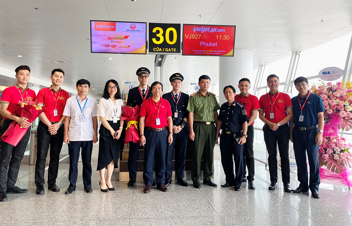 Cảng HKQT Nội Bài chúc mừng Vietjet Air khai trương chuyến bay thẳng đến Phuket - Thái Lan|LOCAL_PATH:crawled_data/images/featured_528f12e58985.png