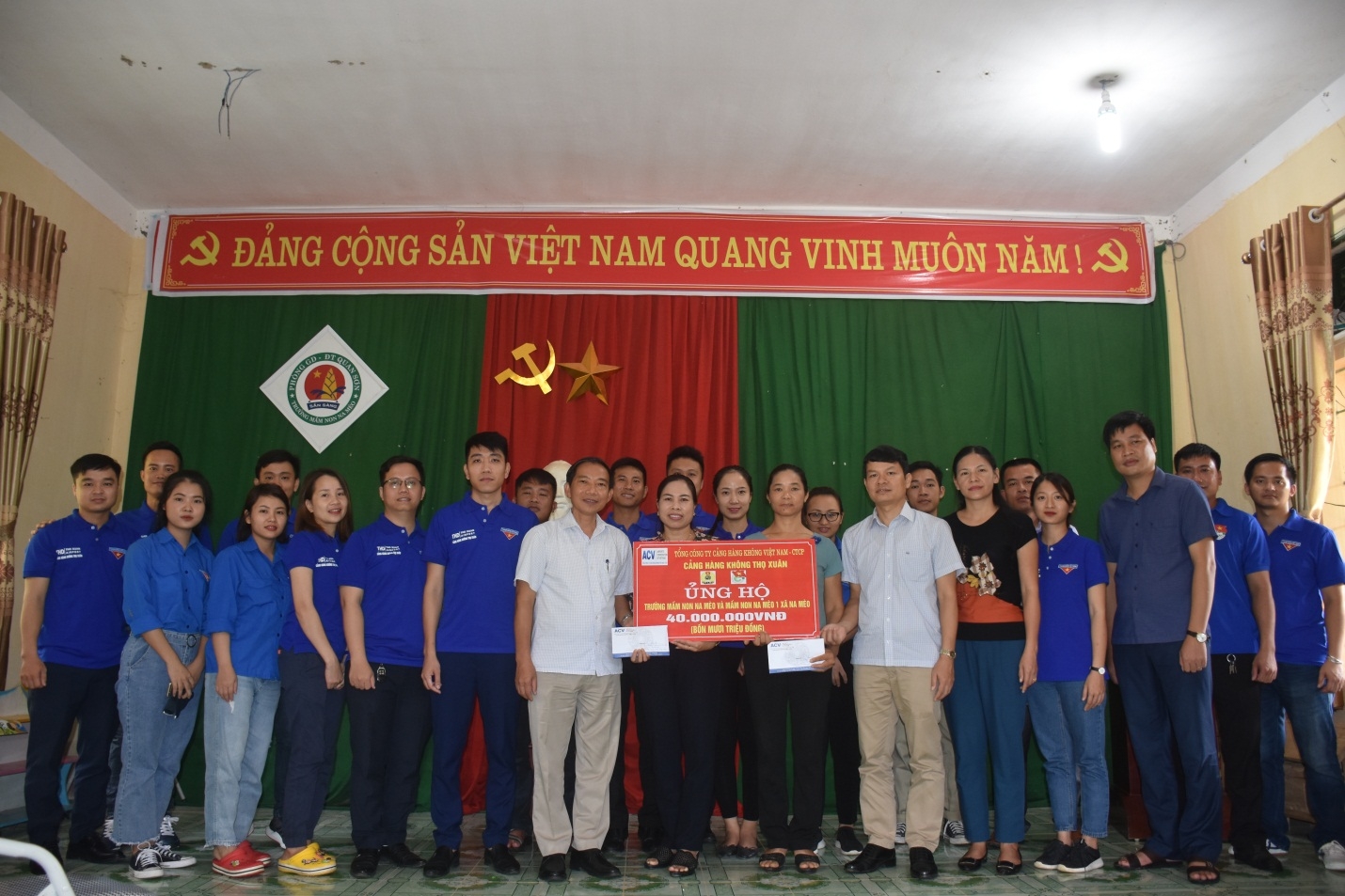 Công đoàn ACV và Cảng hàng không Thọ Xuân tặng quà học sinh vùng lũ huyện Quan Sơn, tỉnh Thanh Hoá|LOCAL_PATH:crawled_data/images/featured_54ce4bc2009b.jpg