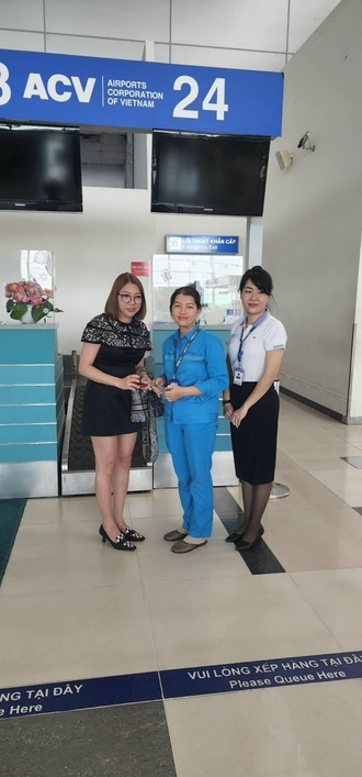 Cảng HKQT Cần Thơ trao trả lại tài sản có giá trị cao cho hành khách đánh rơi tại sân bay|LOCAL_PATH:crawled_data/images/featured_57456edad5b9.jpeg