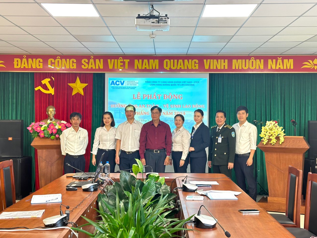 CẢNG HÀNG KHÔNG QUỐC TẾ LIÊN KHƯƠNG PHÁT ĐỘNG  HƯỞNG ỨNG AN TOÀN VỆ SINH LAO ĐỘNG 6 THÁNG CUỐI NĂM 2024|LOCAL_PATH:crawled_data/images/featured_574859dfa11d.jpg