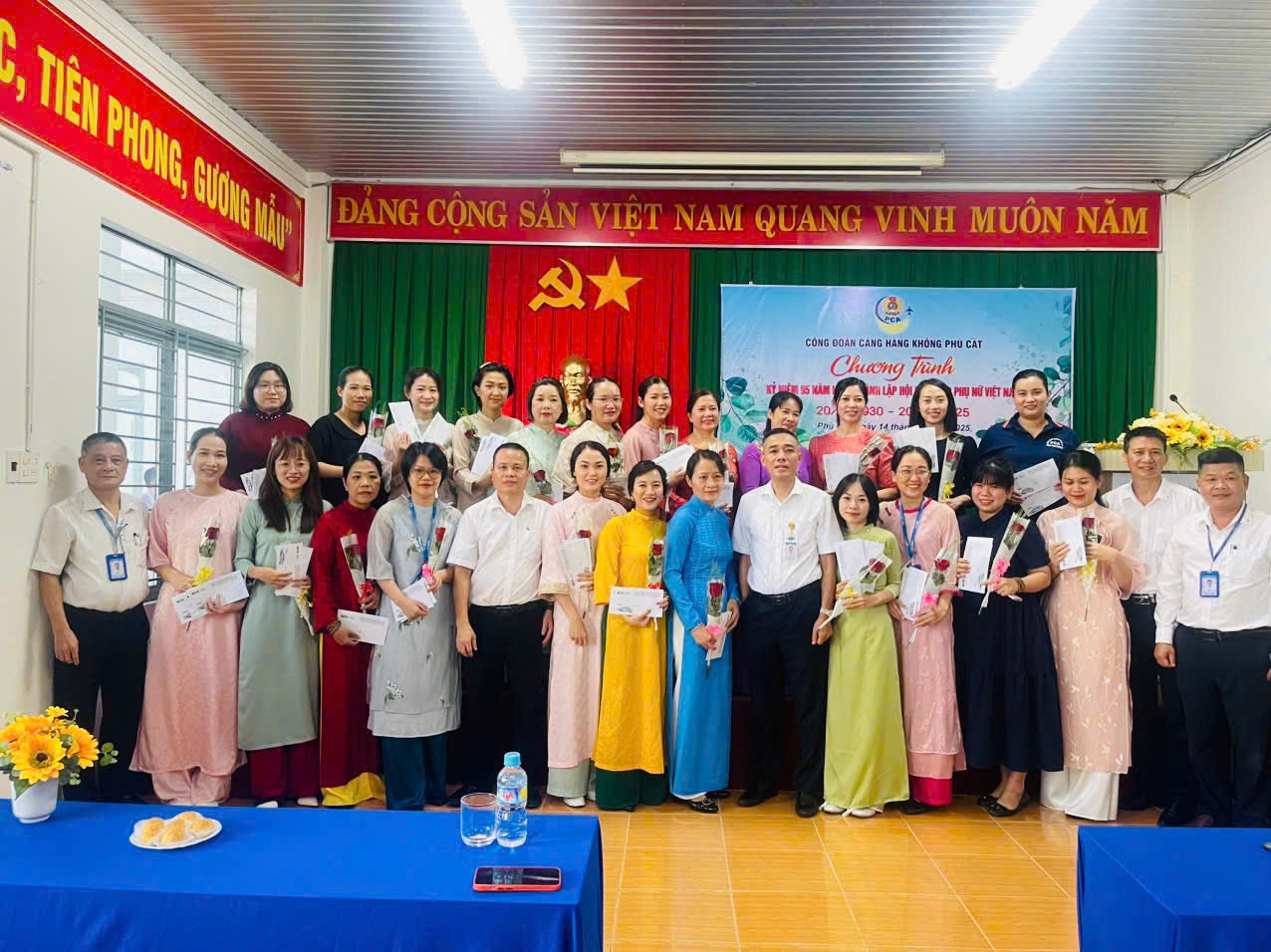 Cảng hàng không Phù Cát: Chuỗi hoạt động ý nghĩa tôn vinh phái đẹp nhân ngày 20/10|LOCAL_PATH:crawled_data/images/featured_581c6a2133a1.jpg