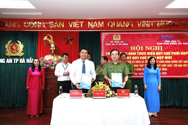 Hội nghị tổng kết và ký kết Quy chế phối hợp trong công tác bảo đảm an ninh trật tự, PCCC và cứu hộ cứu nạn tại Cảng HKQT Đà Nẵng.|LOCAL_PATH:crawled_data/images/featured_5a887858a38d.jpg