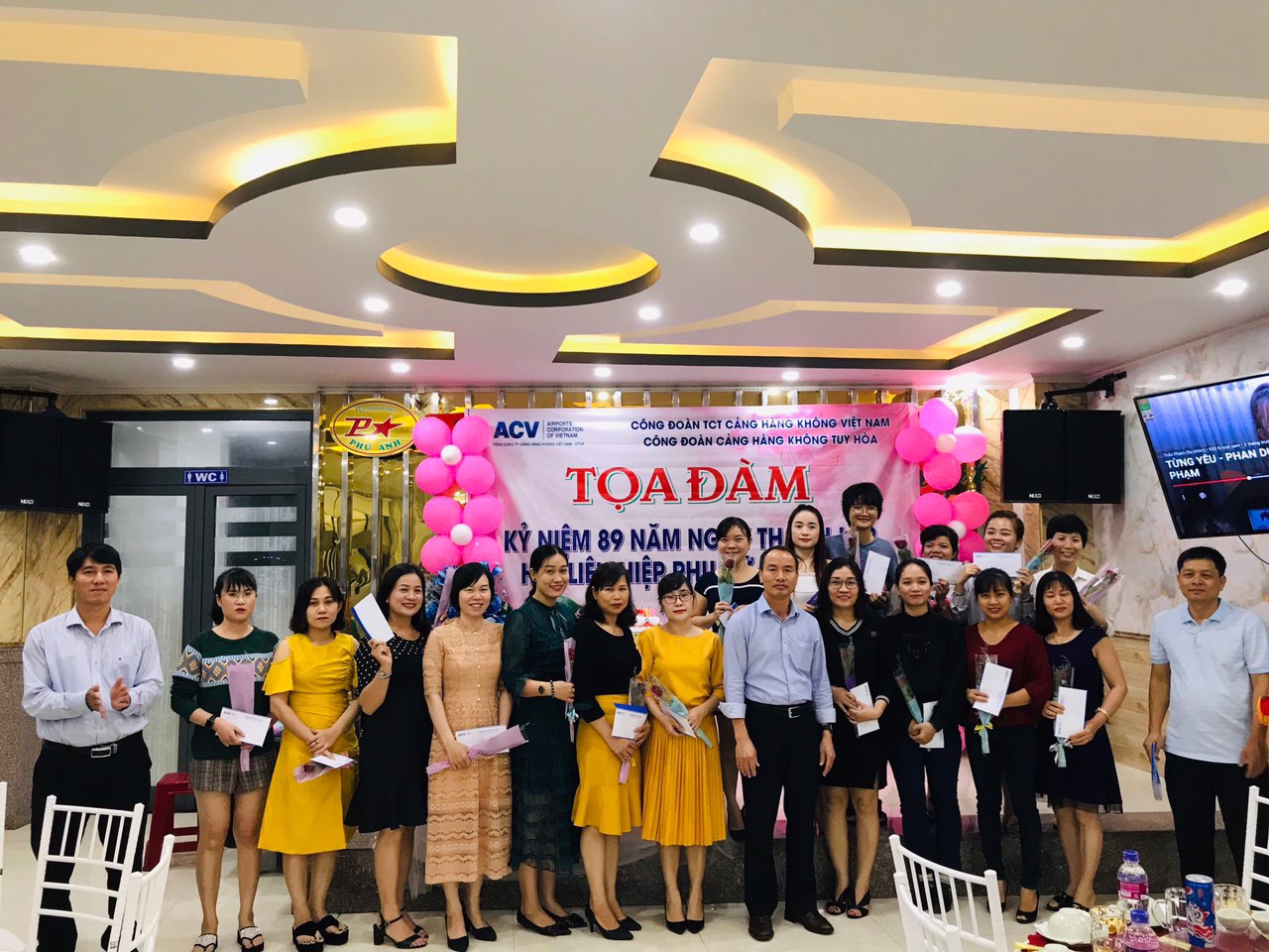 Cảng hàng không Tuy Hòa chào mừng ngày Phụ nữ Việt Nam 20-10|LOCAL_PATH:crawled_data/images/featured_5ae347de0344.jpg
