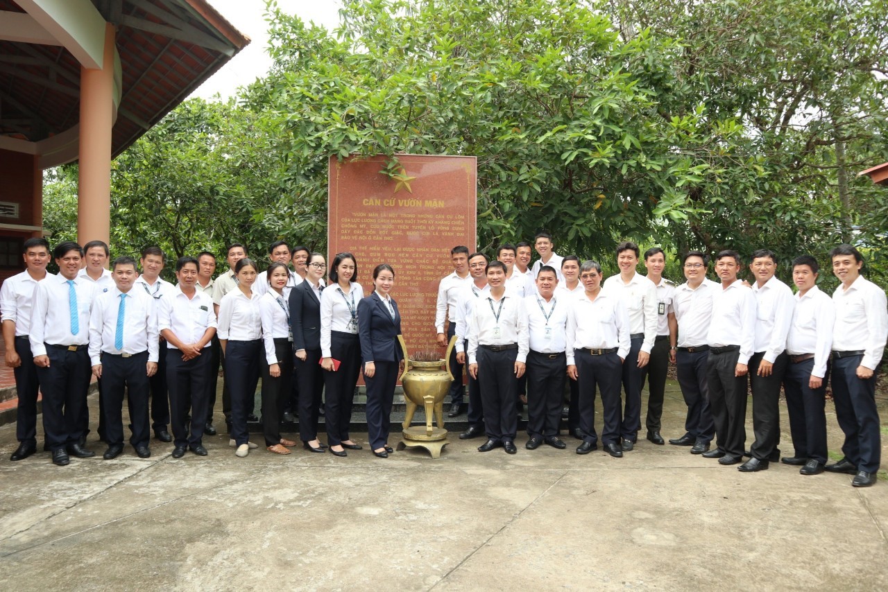 Chương trình về nguồn của tập thể Đảng viên Chi bộ Cảng hàng không quốc tế Cần Thơ|LOCAL_PATH:crawled_data/images/featured_5c0c61fc525b.jpg