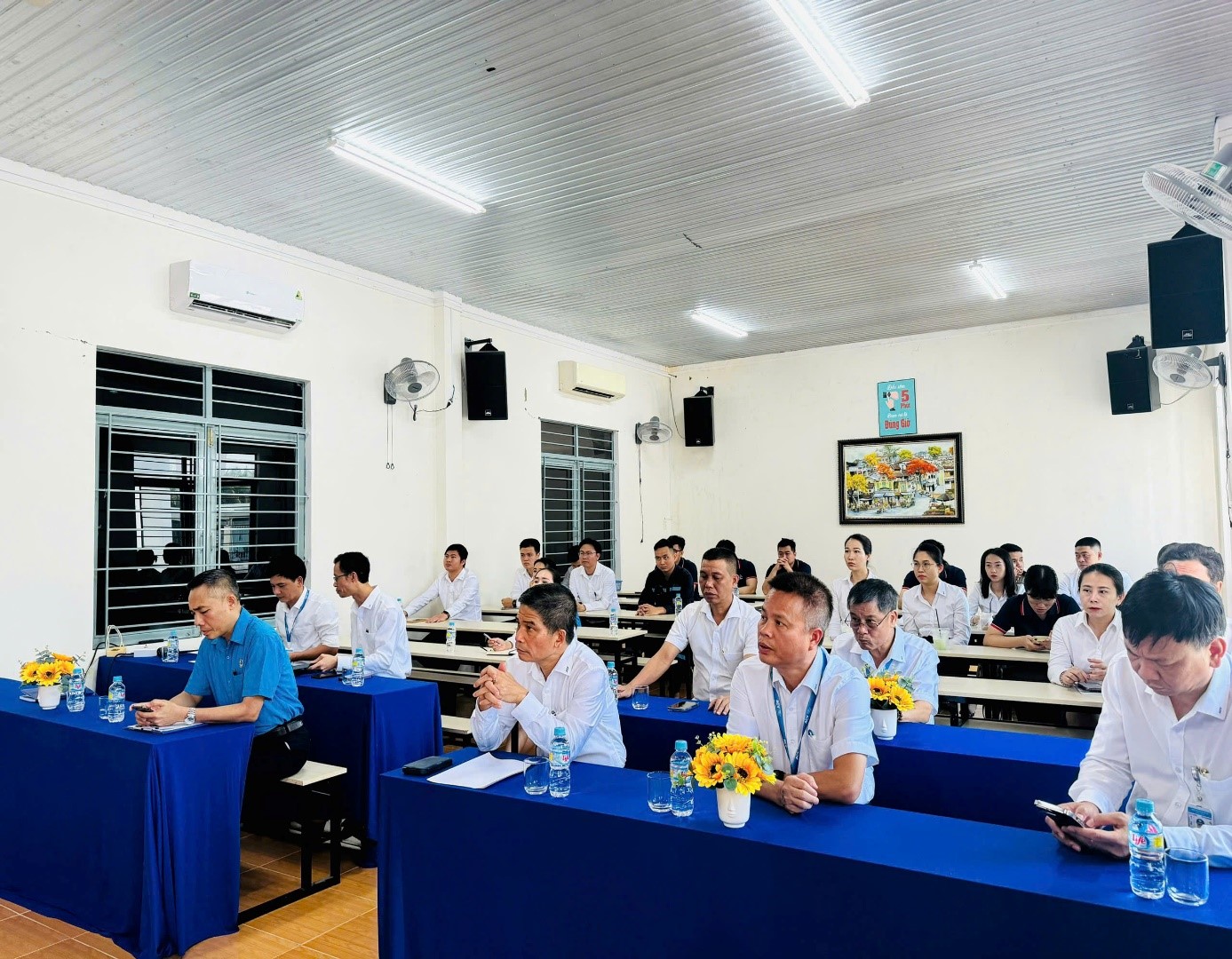 Cảng hàng không Phù Cát tổ chức Lễ phát động Tháng hành động về An toàn, vệ sinh lao động năm 2025|LOCAL_PATH:crawled_data/images/featured_61957a3b2c15.jpg
