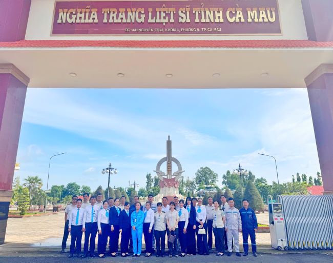 CẢNG HÀNG KHÔNG CÀ MAU DÂNG HƯƠNG VIẾNG NGHĨA TRANG LIỆT SĨ NHÂN NGÀY THƯƠNG BINH LIỆT SĨ 27/7|LOCAL_PATH:crawled_data/images/featured_619ab1fe63ed.jpg