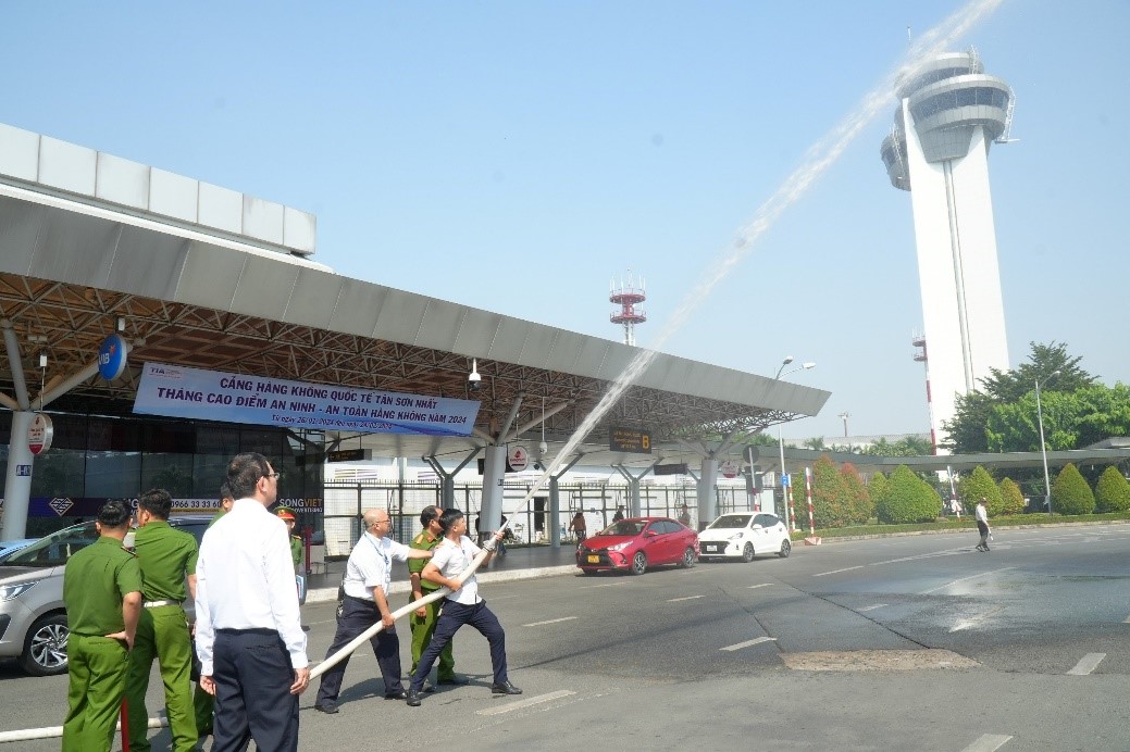 Bảo đảm an toàn PCCC&CNCH tại Cảng HKQT Tân Sơn Nhất dịp cao điểm Tết Giáp Thìn 2024|LOCAL_PATH:crawled_data/images/featured_63f3363b9010.jpg