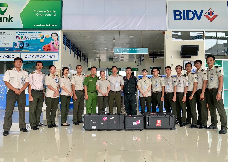 Cảng hàng không Cà Mau mở lớp huấn luyện sử dụng công cụ hỗ trợ, nhận biết chất nổ và bắn đạn thật năm 2021|LOCAL_PATH:crawled_data/images/featured_6641a3f3979d.jpg