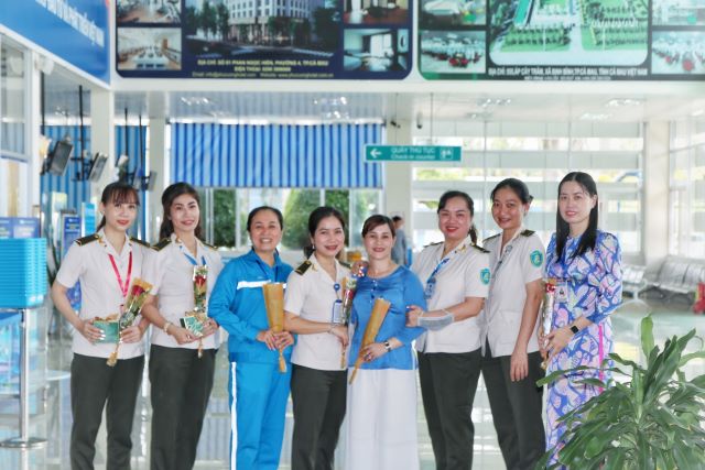 Công đoàn tổ chức tặng quà Nữ CBCNV nhân dịp kỷ niệm Ngày Quốc tế Phụ nữ 8.3|LOCAL_PATH:crawled_data/images/featured_6a653d774648.jpg