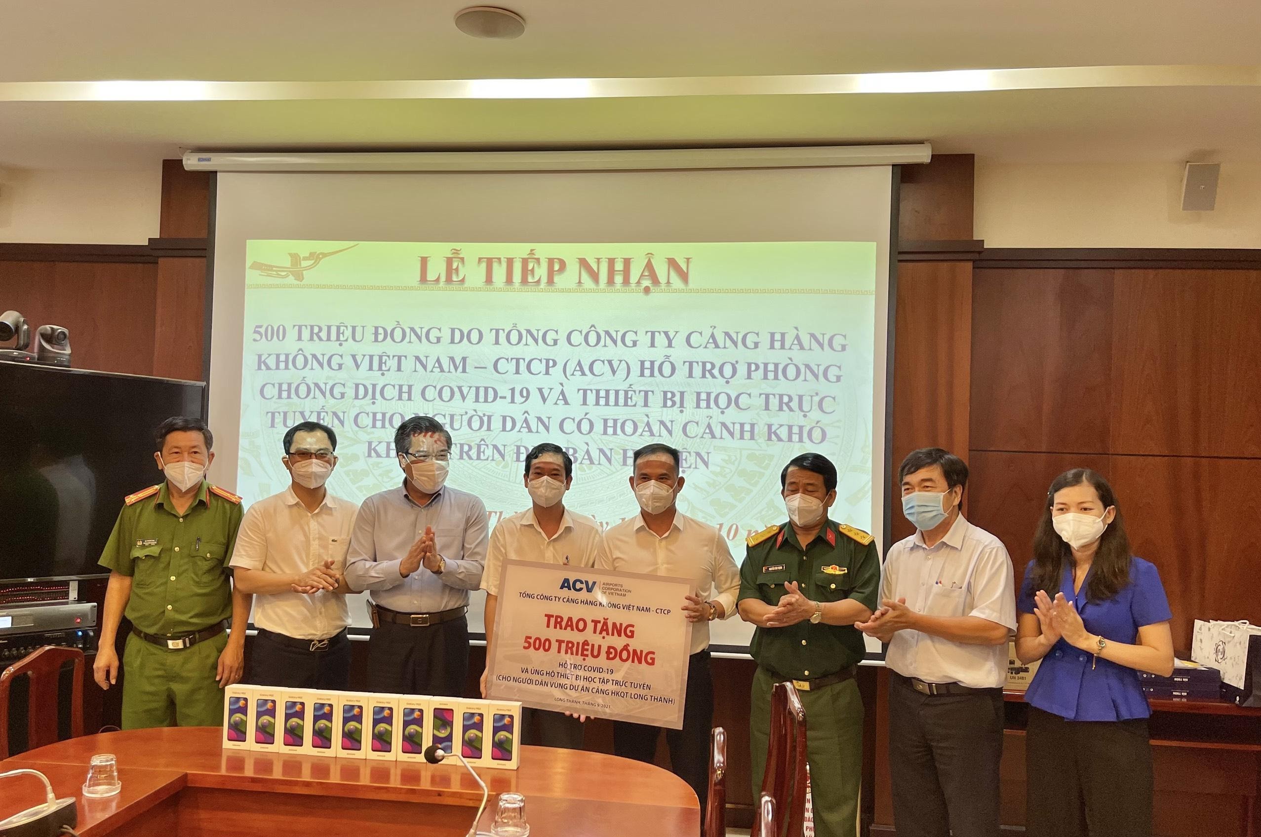 ACV trao tặng 500 triệu đồng hỗ trợ công tác phòng chống dịch Covid-19 và thiết bị điện tử học trực tuyến cho học sinh có hoàn cảnh khó khăn huyện Long Thành, tỉnh Đồng Nai|LOCAL_PATH:crawled_data/images/featured_6bbc4a656233.jpg