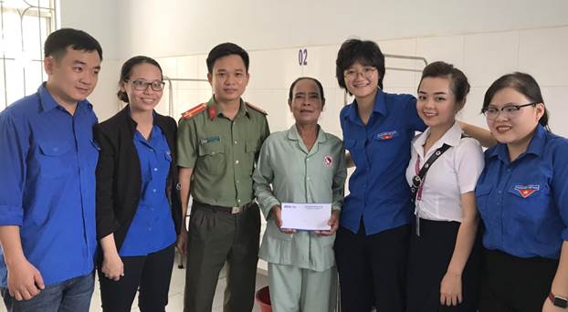 Chương trình “Bữa cơm nhân ái” cho người bệnh tại Bệnh viện y học cổ truyền tỉnh Phú Yên|LOCAL_PATH:crawled_data/images/featured_6c2125c73763.jpg