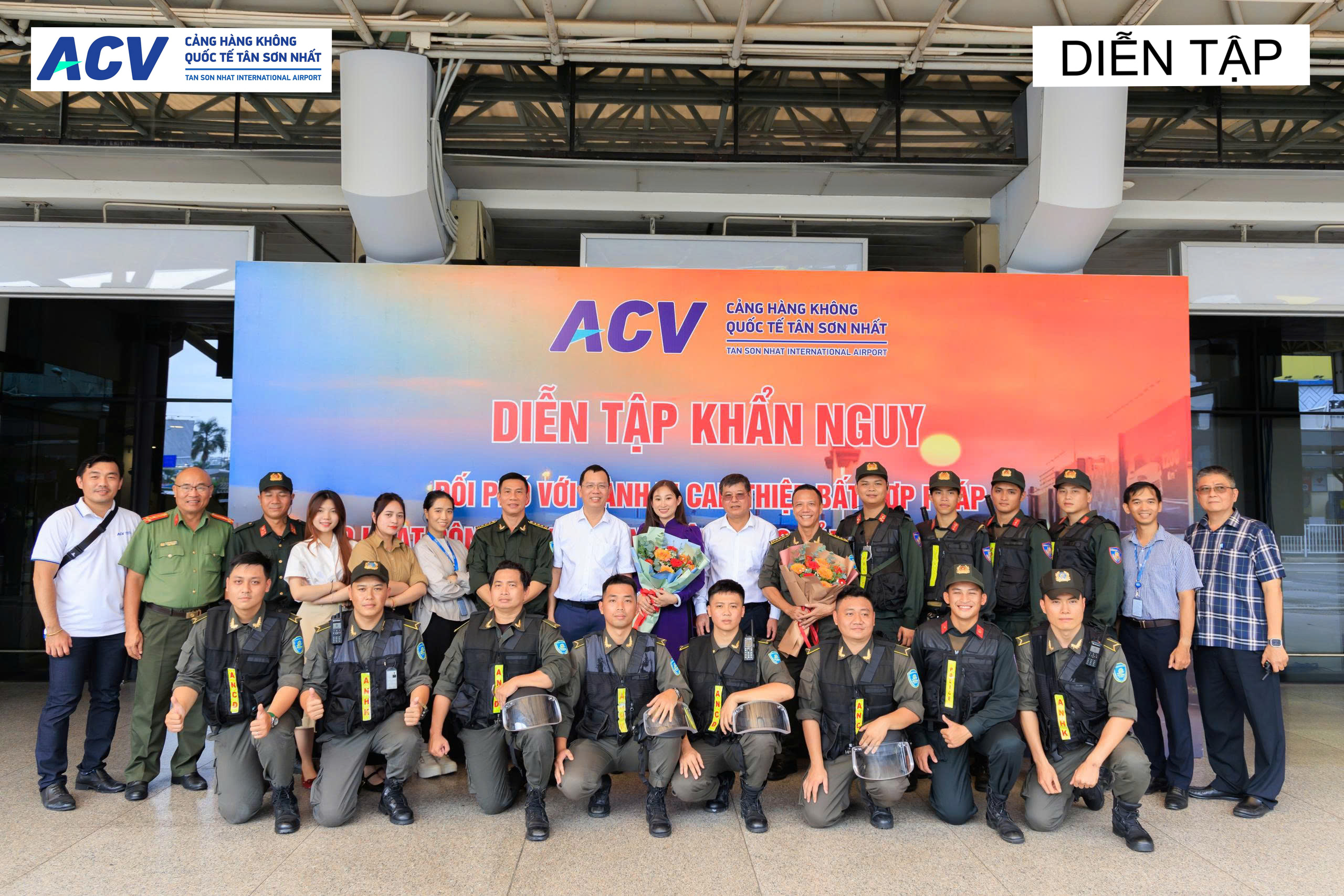 Diễn tập khẩn nguy cấp cơ sở đối phó với hành vi can thiệp bất hợp pháp vào hoạt động hàng không dân dụng tại Cảng HKQT Tân Sơn Nhất năm 2025|LOCAL_PATH:crawled_data/images/featured_6ec2365acd27.jpg