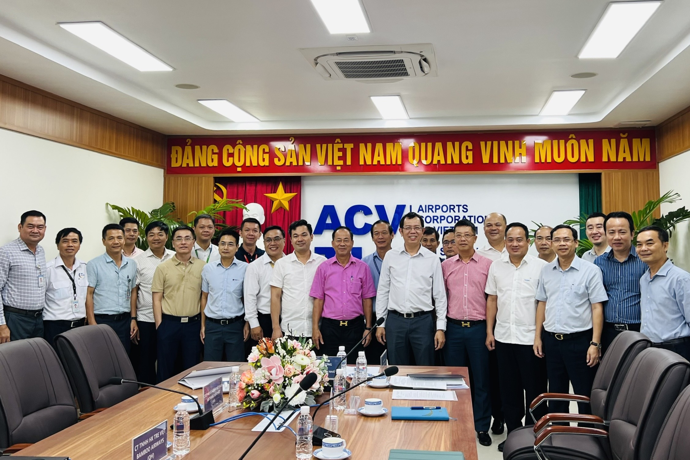 Hội nghị ký kết Quy chế phối hợp trong công tác phòng chống thiên tai; PCCC và CNCH với các đơn vị hoạt động tại Cảng HKQT Tân Sơn Nhất và các đơn vị giáp ranh|LOCAL_PATH:crawled_data/images/featured_6f60b48a2c97.jpg