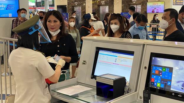 Hành khách đi máy bay phải thực hiện khai báo y tế điện tử trước khi qua điểm kiểm tra soi chiếu an ninh|LOCAL_PATH:crawled_data/images/featured_6f7f26aaed0e.jpg