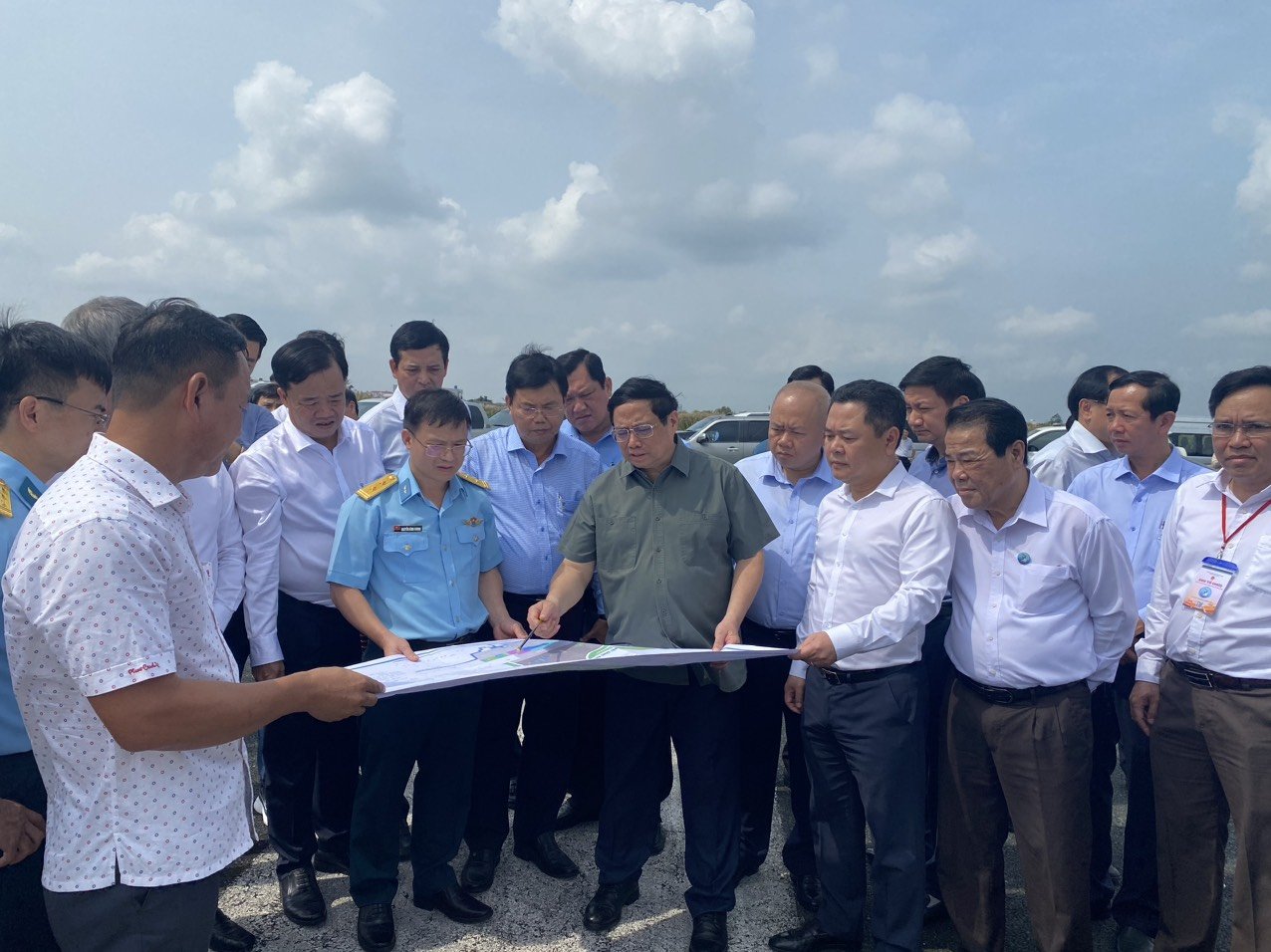 THỦ TƯỚNG YÊU CẦU NÂNG CẤP, XÂY DỰNG ĐƯỜNG BĂNG  CẢNG HÀNG KHÔNG CÀ MAU TRONG VÒNG 18 THÁNG.|LOCAL_PATH:crawled_data/images/featured_70ebb2b26baa.jpg