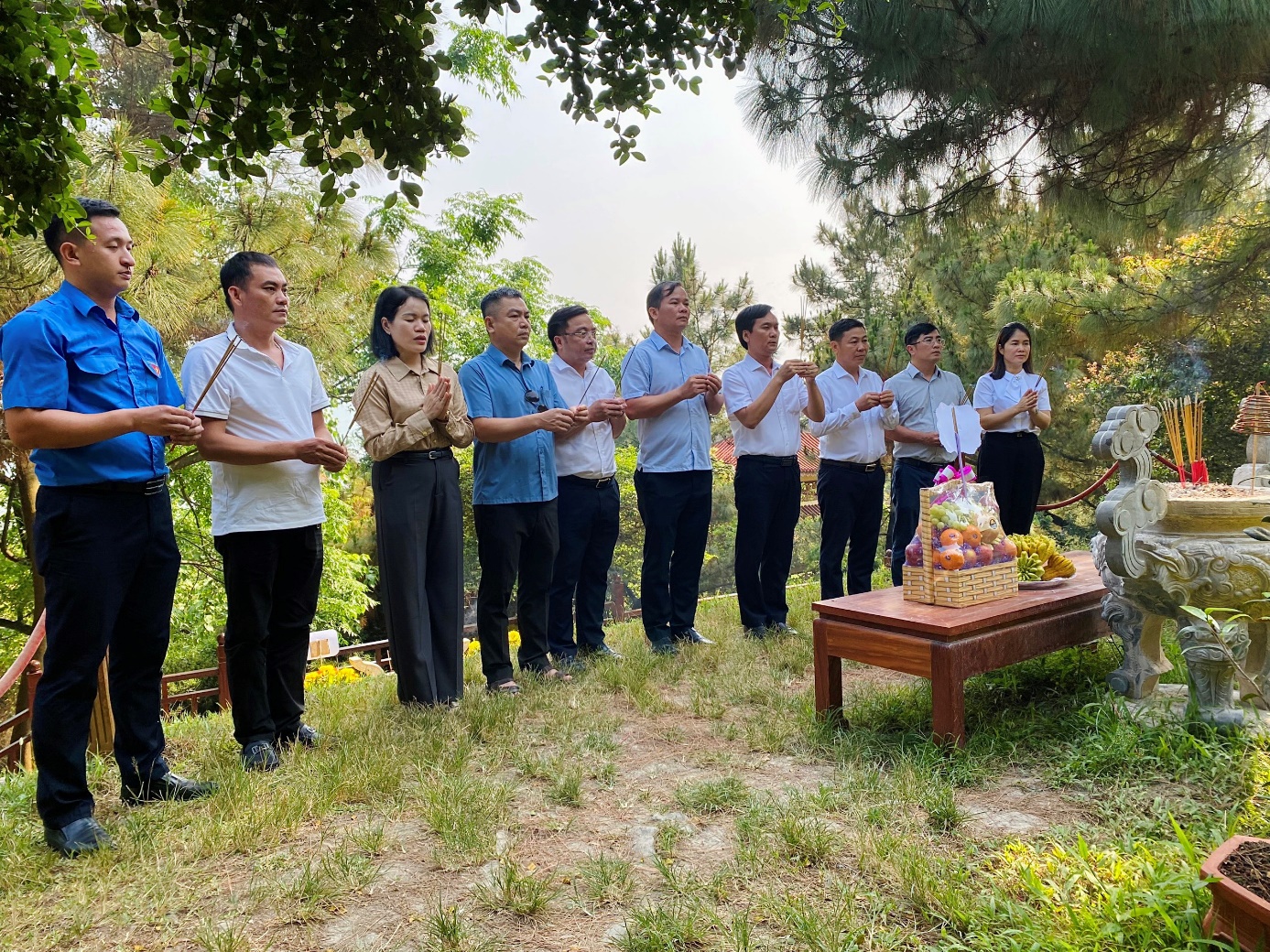 Cảng hàng không Đồng Hới tổ chức dâng hương Đại tướng Võ Nguyên Giáp nhân kỷ niệm 70 năm Chiến thắng Điện Biên Phủ|LOCAL_PATH:crawled_data/images/featured_71887c264d1c.jpg