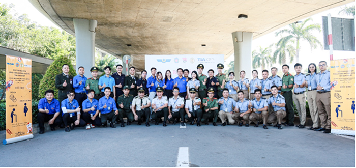 Lễ ra quân “Thanh niên tình nguyện hỗ trợ đơn vị dịp cao điểm tết năm 2024” tại Cảng HKQT Tân Sơn Nhất|LOCAL_PATH:crawled_data/images/featured_72eebcdddfd8.png