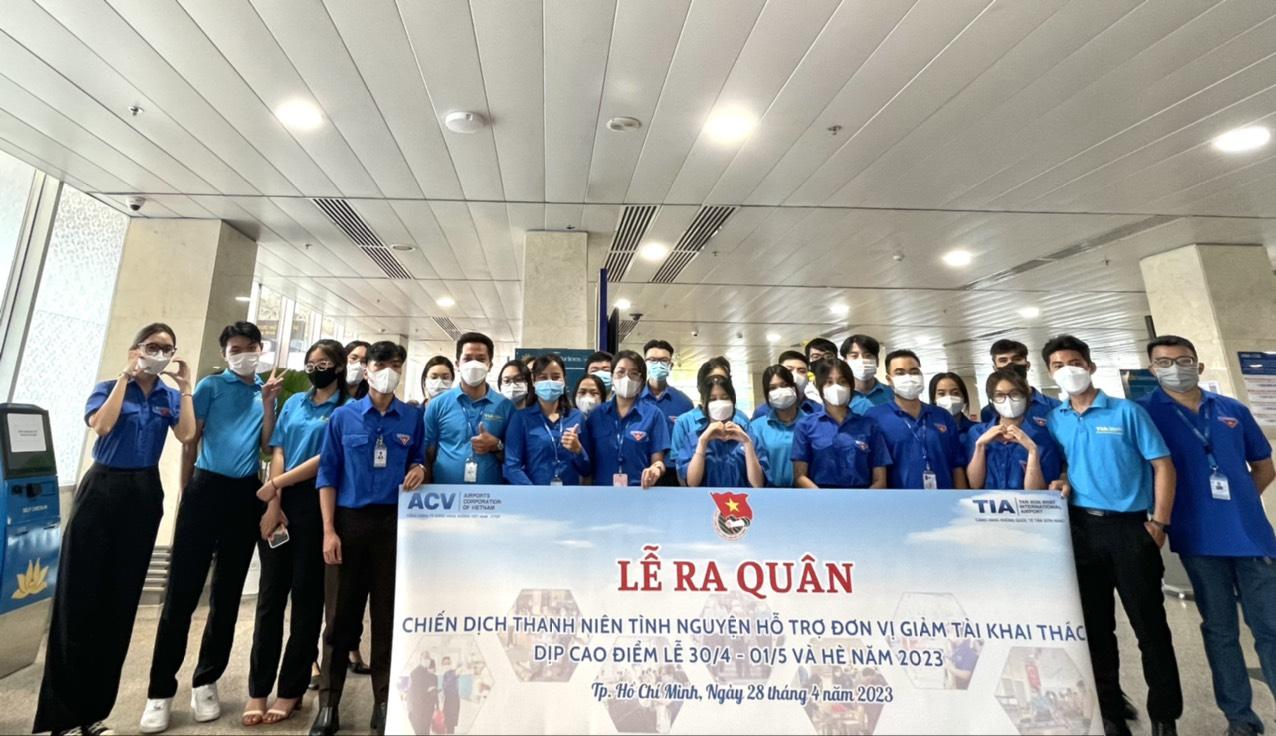 Tuổi trẻ Cảng HKQT Tân Sơn Nhất với Chiến dịch “Thanh niên tình nguyện hỗ trợ hành khách dịp cao điểm Lễ Giỗ tổ Hùng Vương - 30/4 – 01/5”|LOCAL_PATH:crawled_data/images/featured_73b63bbdf354.jpg