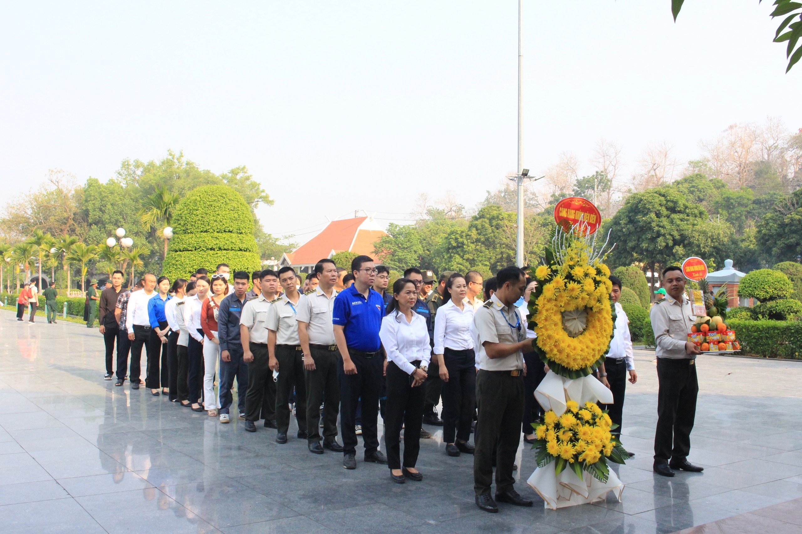 Cảng hàng không Điện Biên thắp hương tri ân tưởng nhớ các anh hùng liệt sĩ|LOCAL_PATH:crawled_data/images/featured_73b7a7551bf0.jpg