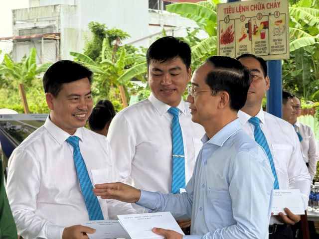 LÃNH ĐẠO TỈNH CÀ MAU THĂM CÔNG TRƯỜNG DỰ ÁN MỞ RỘNG, NÂNG CẤP CẢNG HÀNG KHÔNG CÀ MAU|LOCAL_PATH:crawled_data/images/featured_7566b56cbb2a.jpg