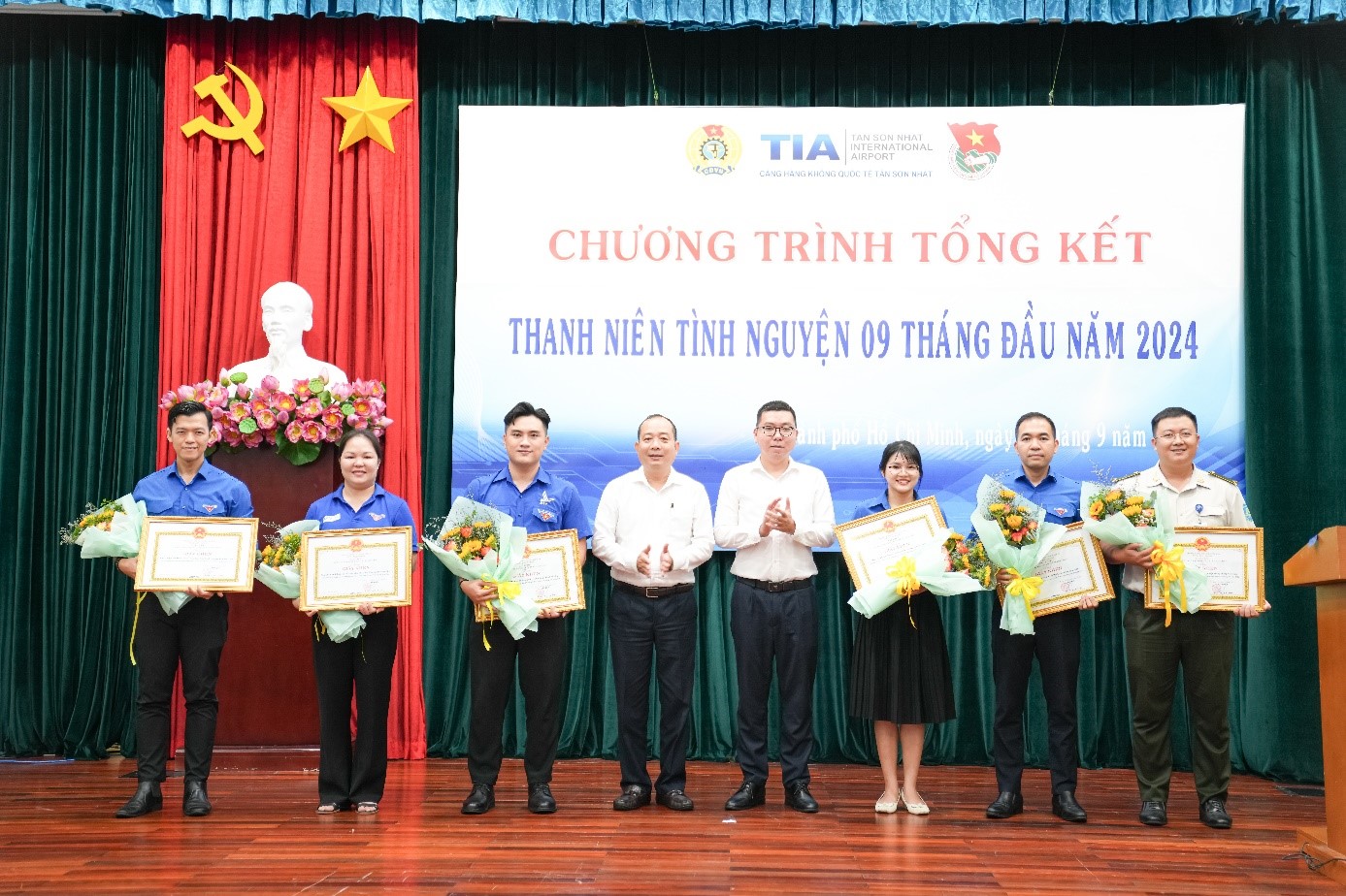 Cảng HKQT Tân Sơn Nhất tổng kết Thanh niên tình nguyện và Trao giải Hội thi trực tuyến về chuẩn mực đạo đức, tác phong, văn hóa ứng xử của lực lượng An ninh hàng không năm 2024.|LOCAL_PATH:crawled_data/images/featured_7990c300d4d8.jpg