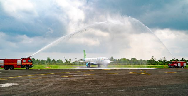 Lần đầu tiên phục vụ chuyến bay thương mại bằng máy bay phản lực Embraer 190|LOCAL_PATH:crawled_data/images/featured_7c454c596615.jpg