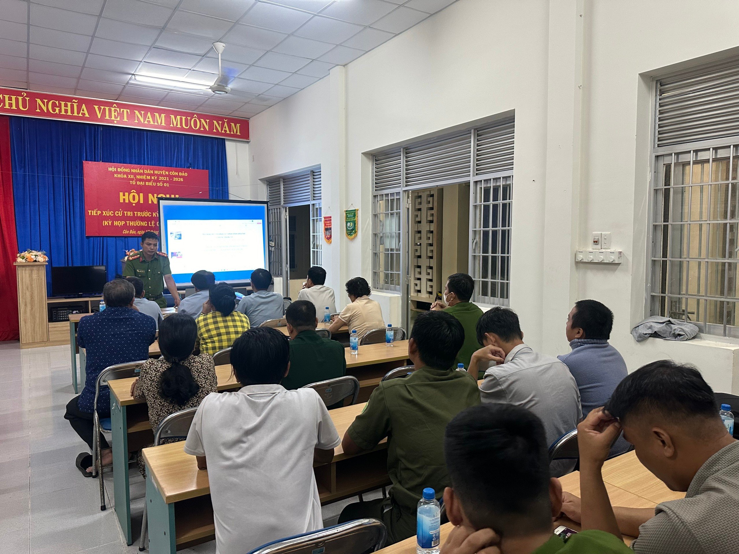 Cảng hàng không Côn Đảo phối hợp tổ chức tuyên truyền phổ biến pháp luật về an ninh, an toàn hàng không năm 2024|LOCAL_PATH:crawled_data/images/featured_7f187182dfa0.jpg