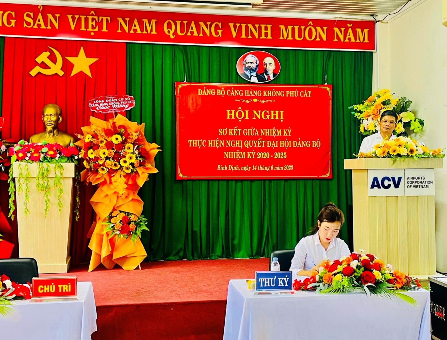 Đảng bộ cơ sở Cảng HK Phù Cát tổ chức hội nghị sơ kết giữa nhiệm kỳ thực hiện Nghị quyết Đại hội nhiệm kỳ 2020-2025|LOCAL_PATH:crawled_data/images/featured_817d8400deb9.jpg