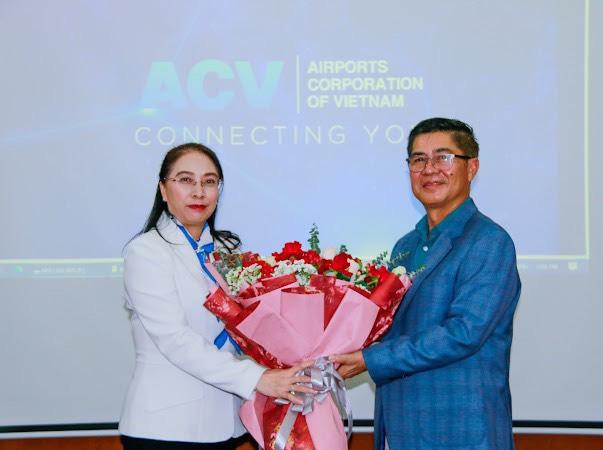 A warm, collaborative meeting between Airports Corporation of Vietnam (ACV) and Airports of Laos (AOL) was held at Noi Bai International Airport (NIA).|LOCAL_PATH:crawled_data/images/featured_82116917c339.jpg