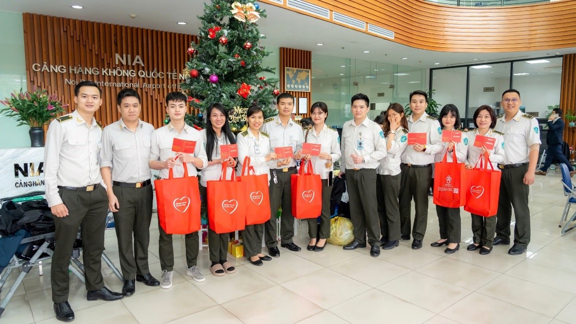 Người lao động tại Cảng HKQT Nội Bài tham gia “Ngày hội Hiến máu tình nguyện” năm 2024|LOCAL_PATH:crawled_data/images/featured_8ae04dffeadb.jpg