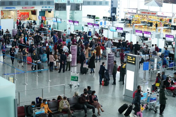 HẠN CHẾ NGƯỜI ĐƯA TIỄN TẠI NHÀ GA HÀNH KHÁCH T2 – CẢNG HKQT NỘI BÀI|LOCAL_PATH:crawled_data/images/featured_8f124fc87fd1.jpg