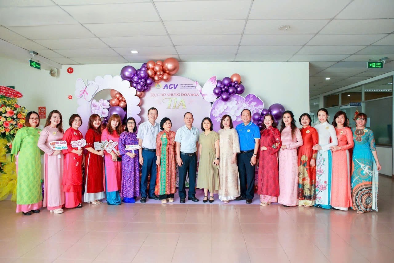 Rực rỡ những đóa hoa Cảng HKQT Tân Sơn Nhất nhân ngày quốc tế Phụ nữ 08/3|LOCAL_PATH:crawled_data/images/featured_9215478c03aa.jpg