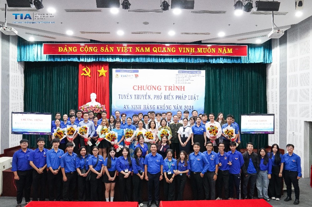 Cảng HKQT Tân Sơn Nhất tổ chức Chương trình Tuyên truyền, phổ biến pháp luật về an ninh, an toàn hàng không năm 2024”.|LOCAL_PATH:crawled_data/images/featured_945b9e578fcc.jpg