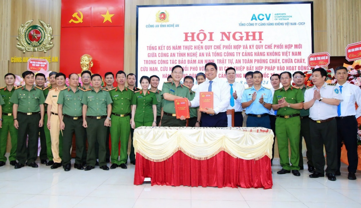 Hội nghị tổng kết 05 năm thực hiện Quy chế phối hợp trong công tác đảm bảo an ninh, an toàn hàng không và trật tự an toàn xã hội tại Cảng HKQT Vinh giai đoạn 2019 – 2024 và ký kết Quy chế phối hợp mới giai đoạn 2024 – 2029 giữa Công an tỉnh Nghệ An và Tổng Công ty Cảng hàng không Việt Nam – CTCP|LOCAL_PATH:crawled_data/images/featured_95f7bc1383a6.png