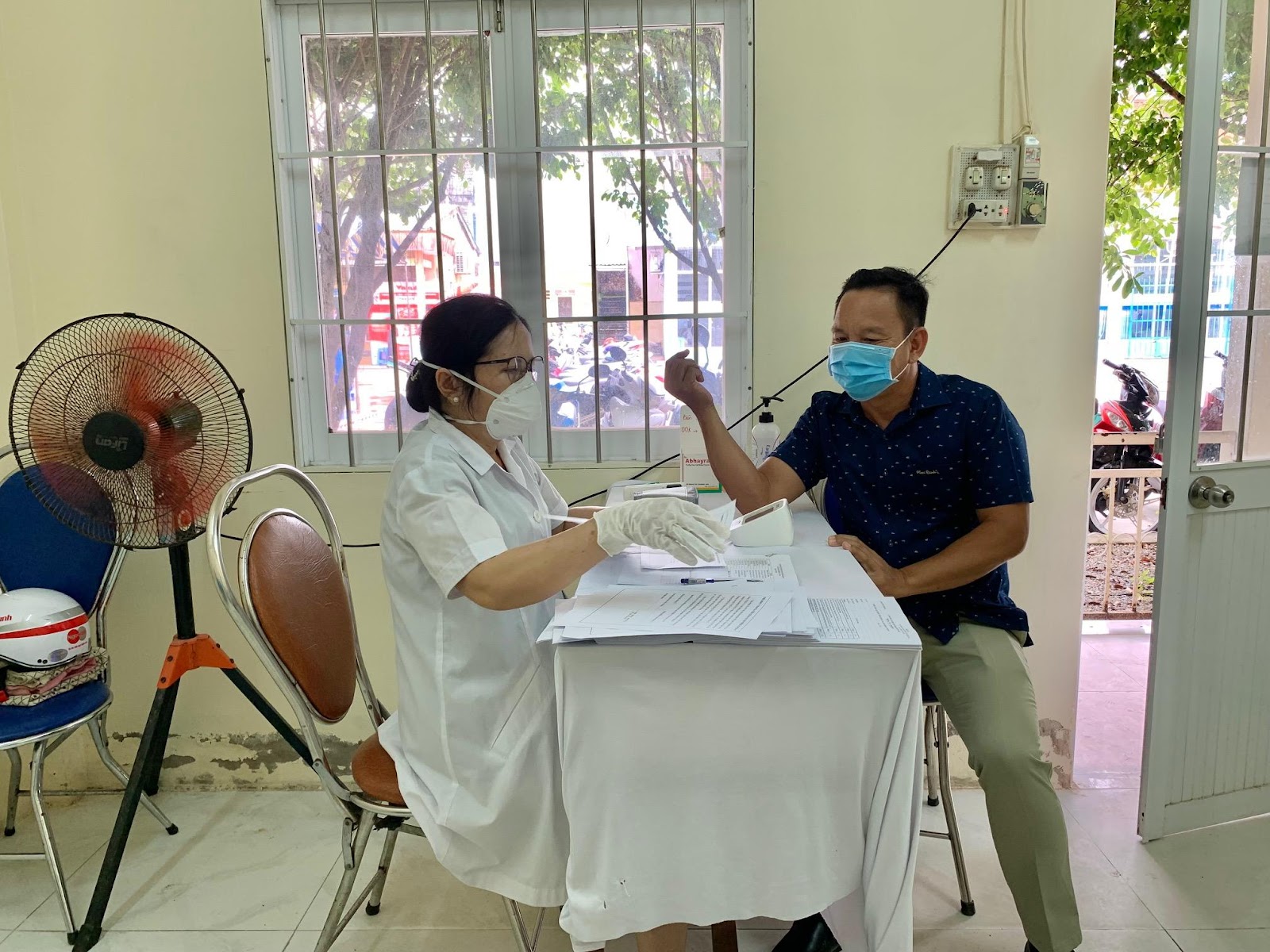 Cảng hàng không Cà Mau tổ chức tiêm vắc xin mũi thứ 2 phòng Covid-19 cho cán bộ, nhân viên|LOCAL_PATH:crawled_data/images/featured_97e008a45bb1.jpg