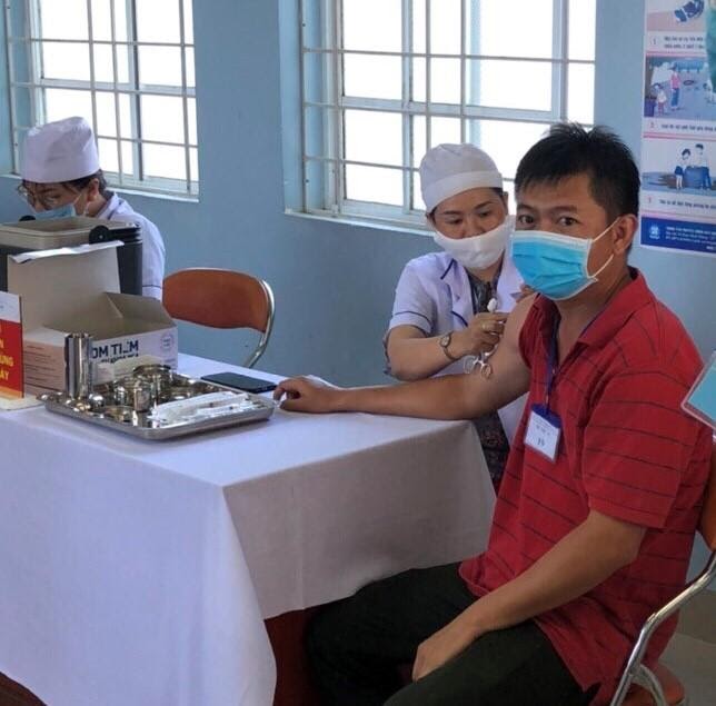 Cảng hàng không Tuy Hòa tổ chức tiêm mũi 2 vắc xin phòng Covid-19 cho cán bộ, nhân viên|LOCAL_PATH:crawled_data/images/featured_97fe6a5976bc.jpg