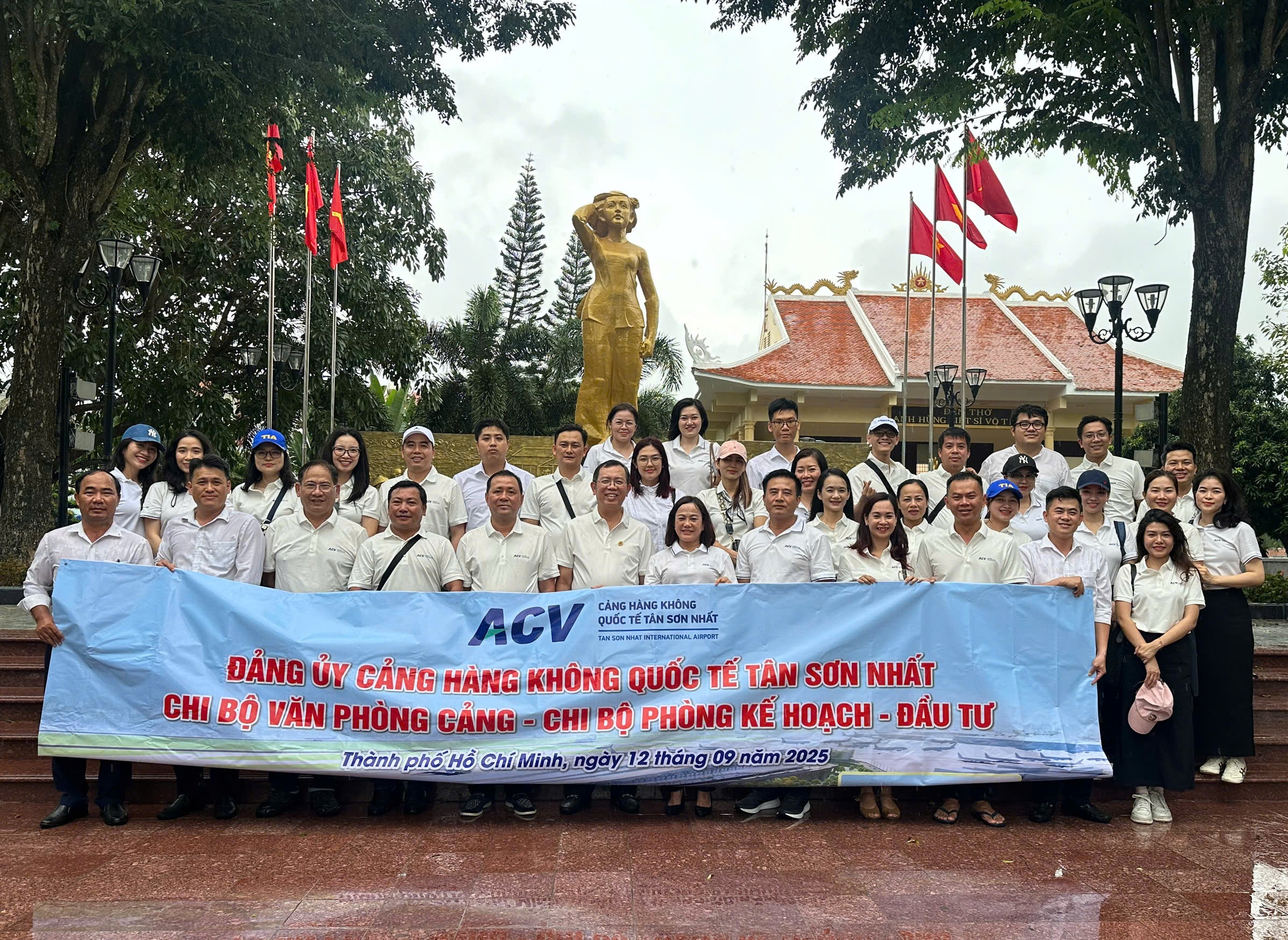 Chi bộ Văn phòng Cảng và Chi bộ Phòng Kế hoạch – Đầu tư tổ chức chương trình học tập, sinh hoạt chính trị năm 2025|LOCAL_PATH:crawled_data/images/featured_98f5bec208aa.jpg