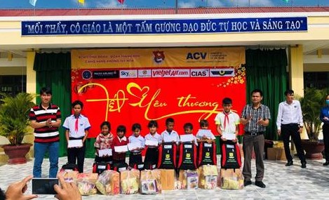 CÔNG ĐOÀN, ĐOÀN THANH NIÊN CHK TUY HÒA TỔ CHỨC THÀNH CÔNG TỐT ĐẸP CHƯƠNG TRÌNH TẾT YÊU THƯƠNG NĂM 2021|LOCAL_PATH:crawled_data/images/featured_992960021ae4.jpg