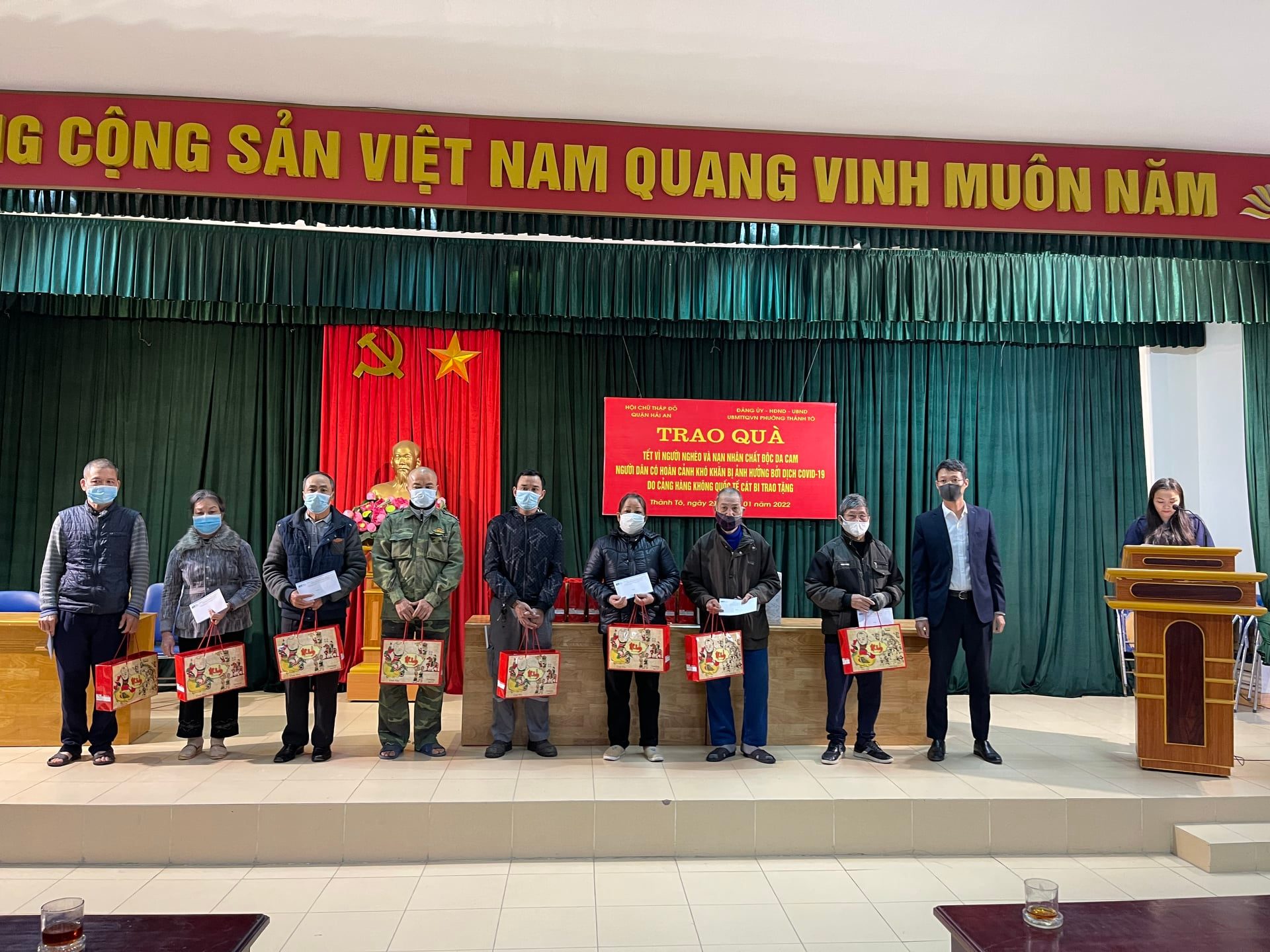 Công đoàn - Đoàn thanh niên Cảng HKQT Cát Bi phối hợp với Hội chữ thập đỏ quận Hải An tổ chức chương trình "Đón Tết vui vẻ - Chia sẻ khó khăn"|LOCAL_PATH:crawled_data/images/featured_9a45f1f1b2ad.jpg