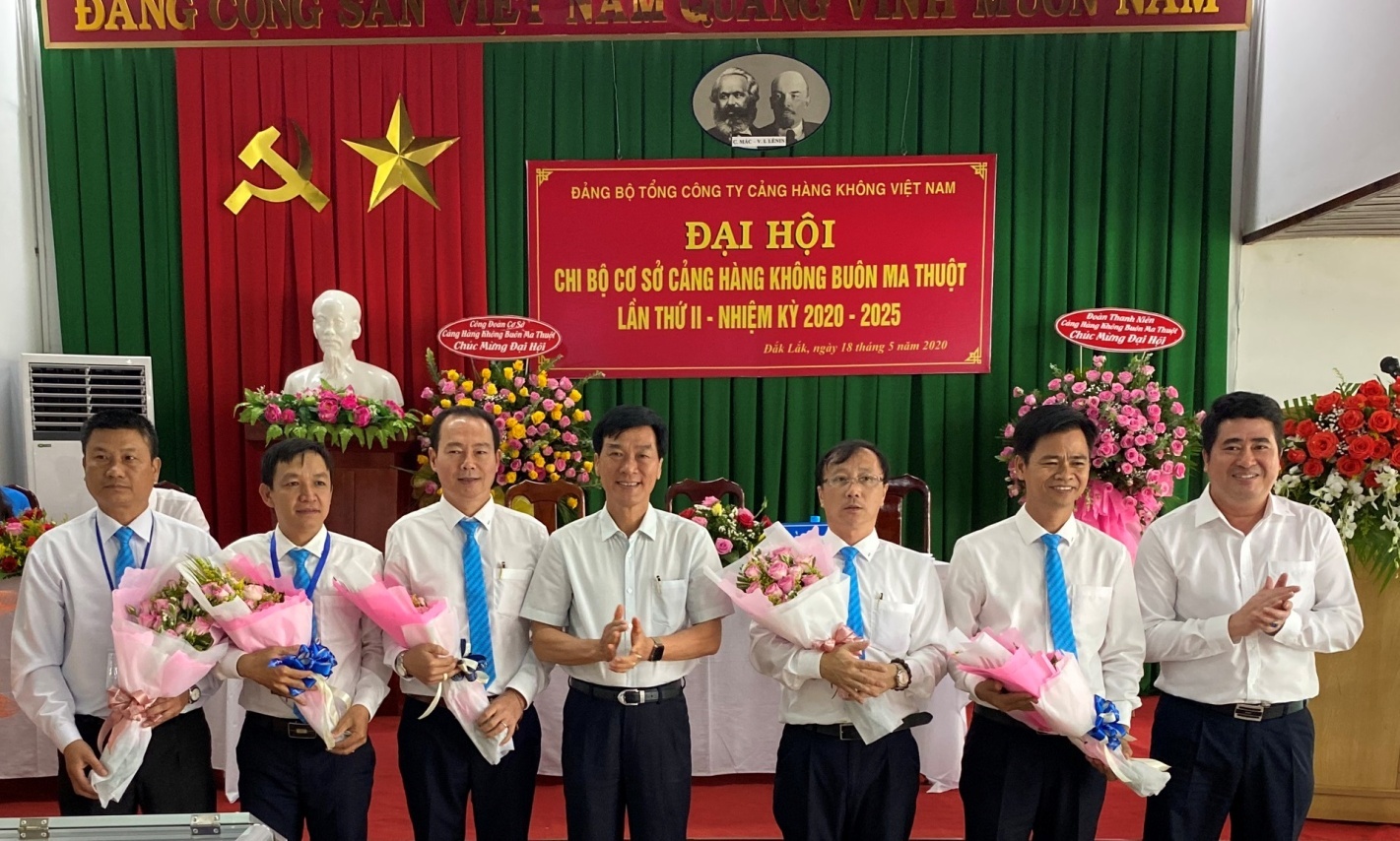 Đại hội chi bộ Cảng hàng không Buôn Ma Thuột: Xây dựng Cảng hàng không Buôn Ma Thuột hiện đại, an toàn và văn minh|LOCAL_PATH:crawled_data/images/featured_9aa688b8c4e6.jpg