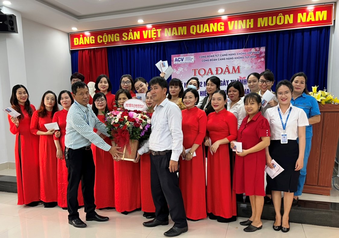 CẢNG HÀNG KHÔNG TUY HÒA CHÀO MỪNG NGÀY PHỤ NỮ VIỆT NAM 20-10|LOCAL_PATH:crawled_data/images/featured_9abf2a8f9af0.jpg