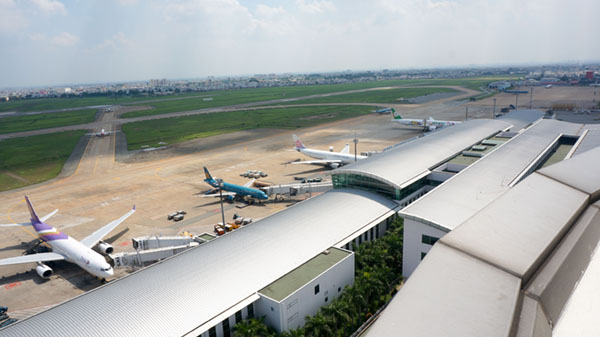 Thông tin liên quan sự cố chuyến bay VJ322 từ Phú Quốc đến Tp.Hồ Chí Minh: Mưa to gió giật, máy bay hạ cánh trượt khỏi đường băng, toàn bộ tổ bay và hành khách đều an toàn|LOCAL_PATH:crawled_data/images/featured_9b740d249ff7.jpg