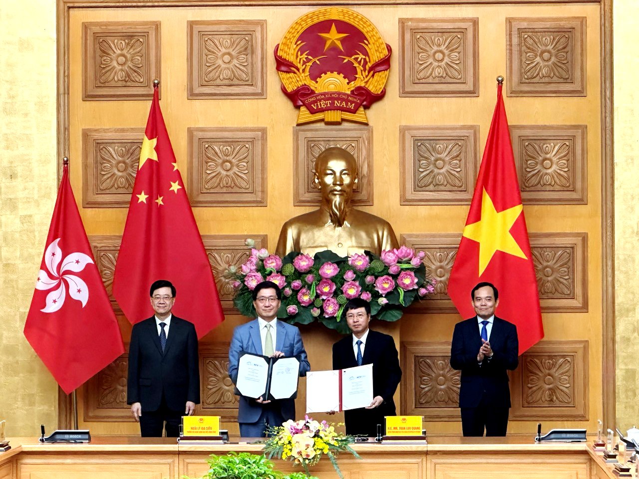 Airports Corporation of Vietnam and Airport Authority Hong Kong signing Memorandum of Understanding to strengthen cooperation|LOCAL_PATH:crawled_data/images/featured_9e517bc87bdc.jpg