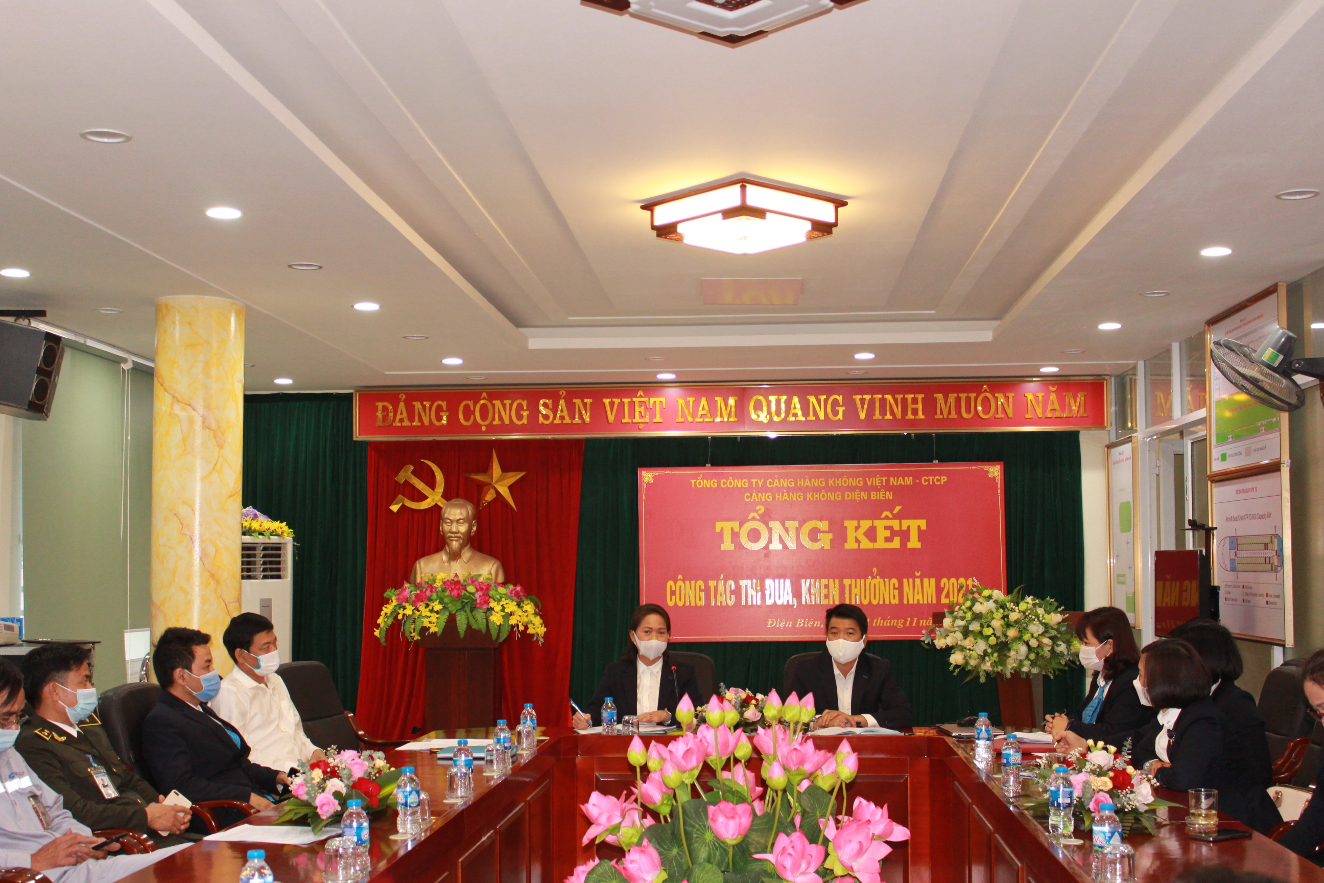 Cảng hàng không Điện Biên tổng kết công tác thi đua năm 2021 và triển khai nhiệm vụ sản xuất kinh doanh năm 2022|LOCAL_PATH:crawled_data/images/featured_9eaea5b5cf6f.JPG