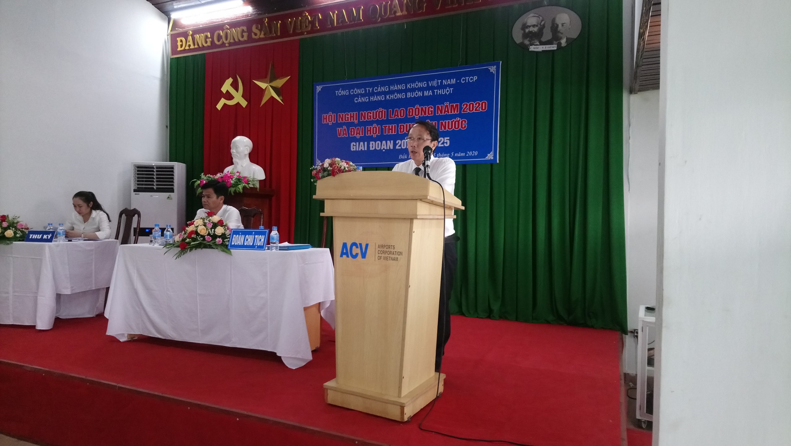 CẢNG HÀNG KHÔNG BUÔN MA THUỘT TỔ CHỨC HỘI NGHỊ NGƯỜI LAO ĐỘNG VÀ ĐẠI HỘI THI ĐUA YÊU NƯỚC NĂM 2020|LOCAL_PATH:crawled_data/images/featured_9f50e6562888.jpg