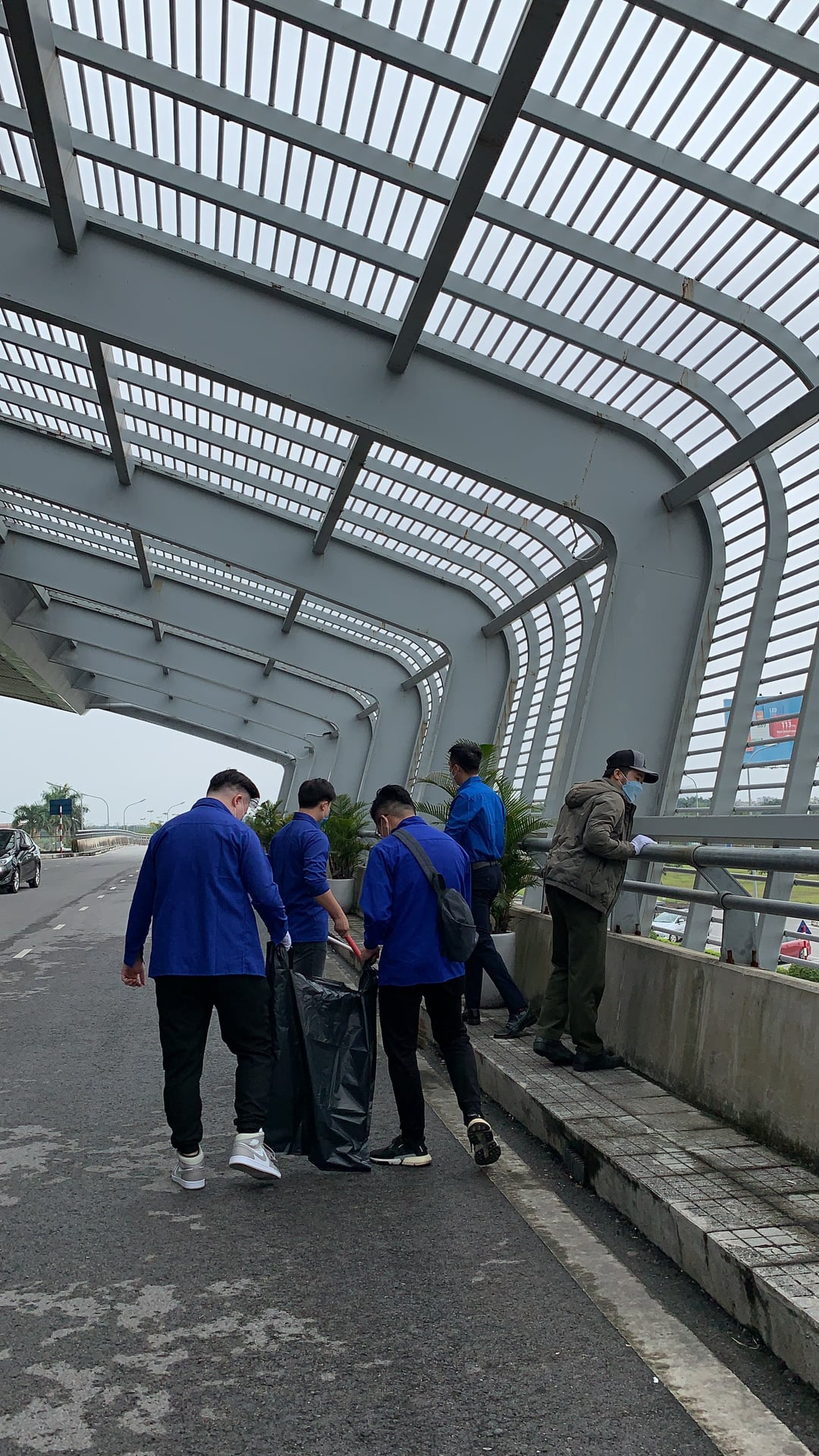 Đoàn thanh niên Cảng hàng không quốc tế Cát Bi  tổ chức hoạt động ra quân Thanh niên tình nguyện dịp cao điểm Tết Nguyên đán năm 2022" với chủ đề :""Cảng hàng không Xanh - Sạch - Đẹp"|LOCAL_PATH:crawled_data/images/featured_9f89f53e602a.jpg