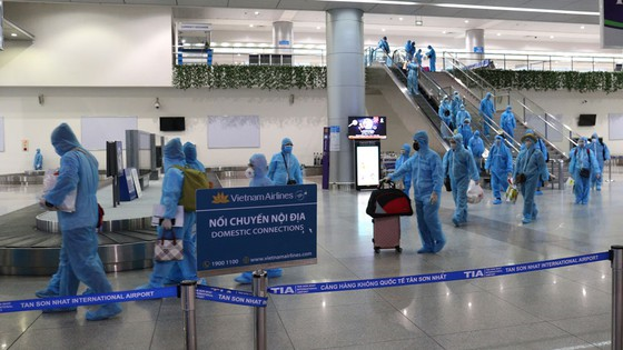 Cảng HKQT Tân Sơn Nhất phục vụ an toàn 700 hành khách từ Đà Nẵng về Thành phố Hồ Chí Minh|LOCAL_PATH:crawled_data/images/featured_a68d4901b168.png