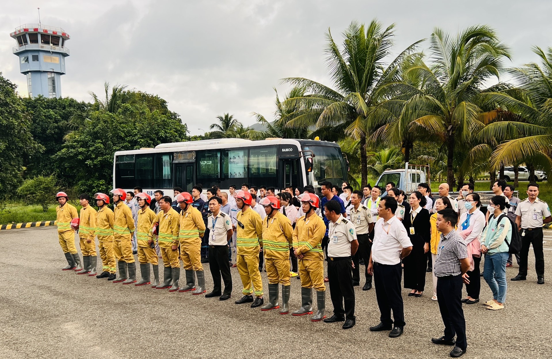 CẢNG HÀNG KHÔNG CÔN ĐẢO TỔ CHỨC DIỄN TẬP  GIÔNG LỐC LỚN, SÉT ĐÁNH LÀM CHẬP ĐIỆN GÂY CHÁY  TẠI NHÀ MÁY ĐIỆN|LOCAL_PATH:crawled_data/images/featured_a722b3a9a821.jpg