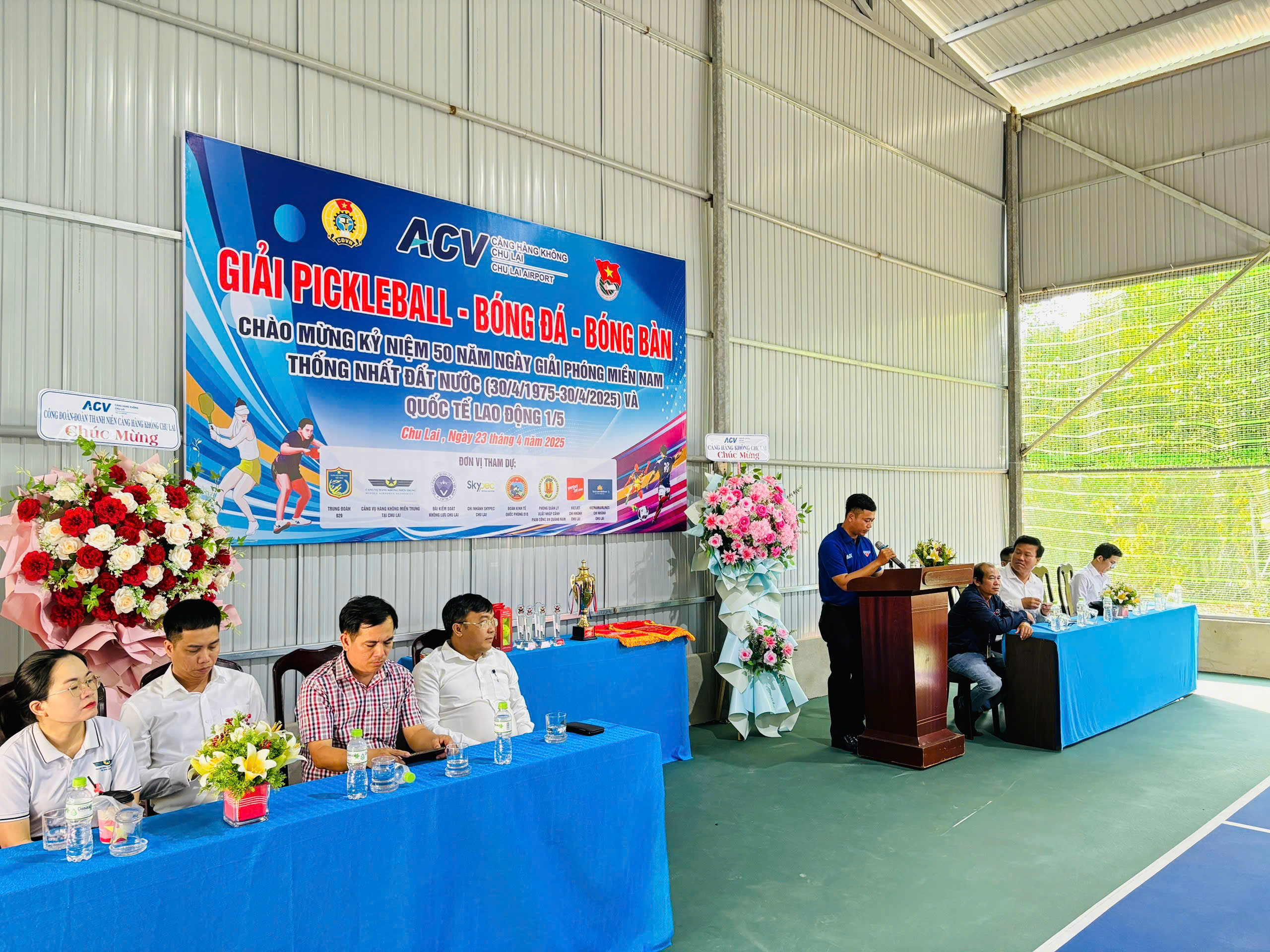 TỔ CHỨC CÁC HOẠT ĐỘNG TUYÊN TRUYỀN KỶ NIỆM 50 NĂM NGÀY GIẢI PHÓNG MIỀN NAM, THỐNG NHẤT ĐẤT NƯỚC  TẠI CẢNG HÀNG KHÔNG CHU LAI|LOCAL_PATH:crawled_data/images/featured_a8343dae61e6.jpg
