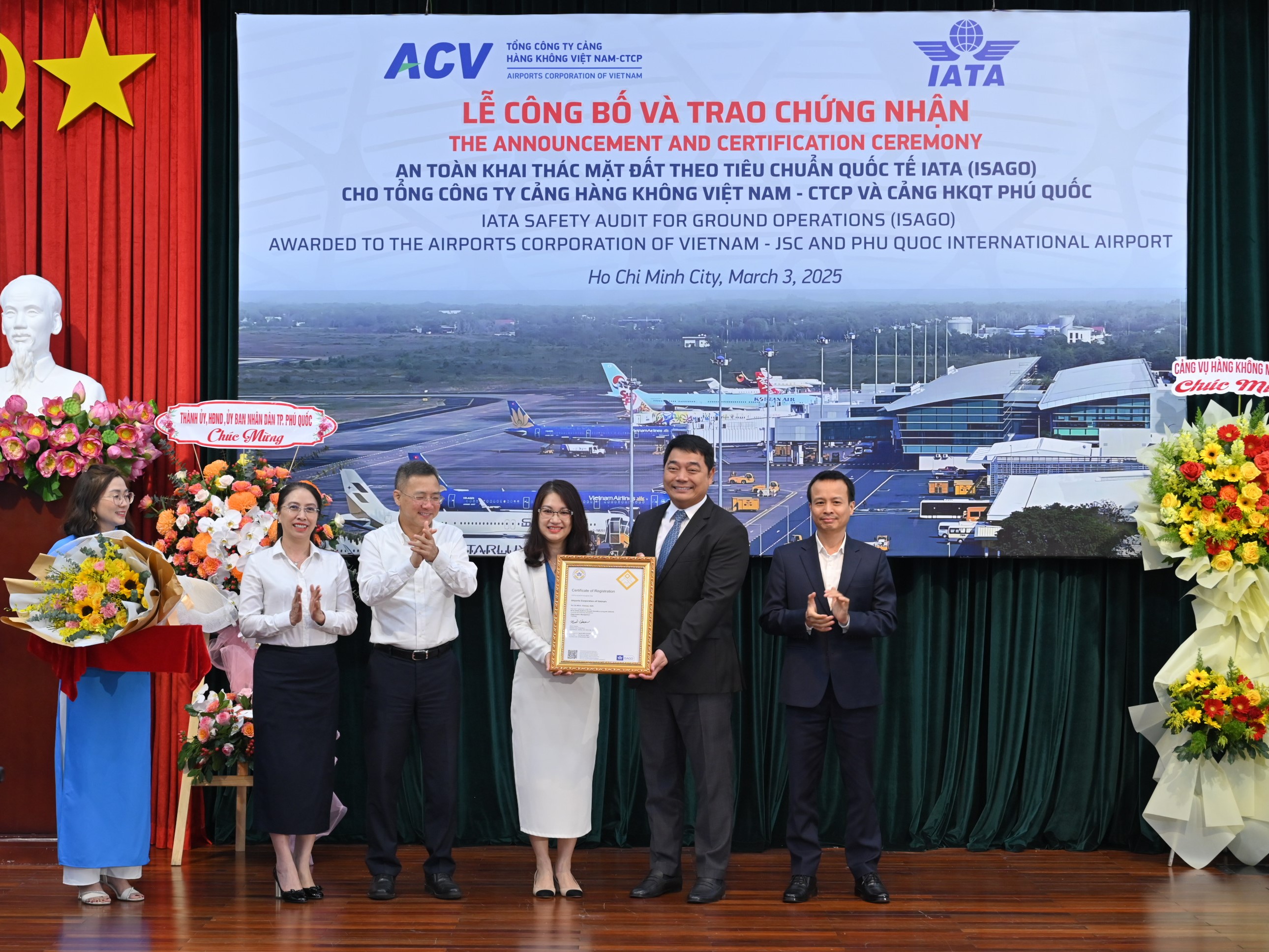 IATA trao chứng nhận An toàn khai thác mặt đất theo tiêu chuẩn quốc tế cho ACV và Cảng HKQT Phú Quốc|LOCAL_PATH:crawled_data/images/featured_ad8c5398cd6f.JPG